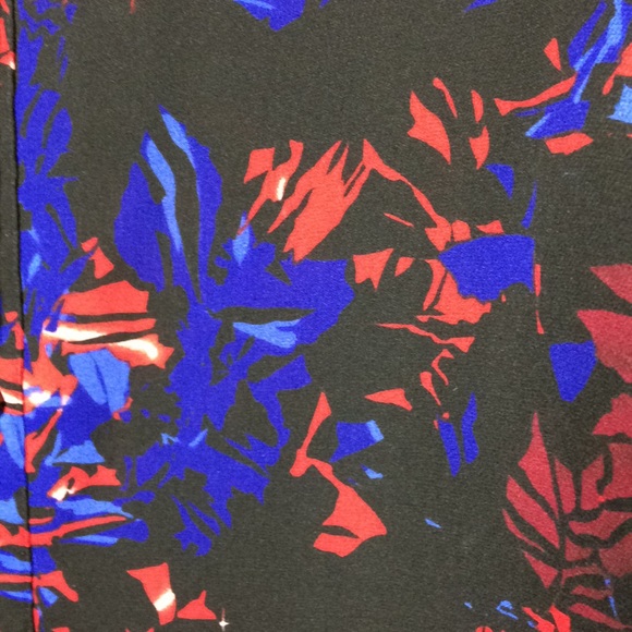 Floral button up W1 - Picture 2 of 4